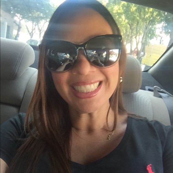 Meet your Posher, Vanessa - Picture 1 of 1